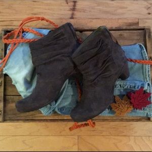 NWOB: Vicenza Slouch Boots